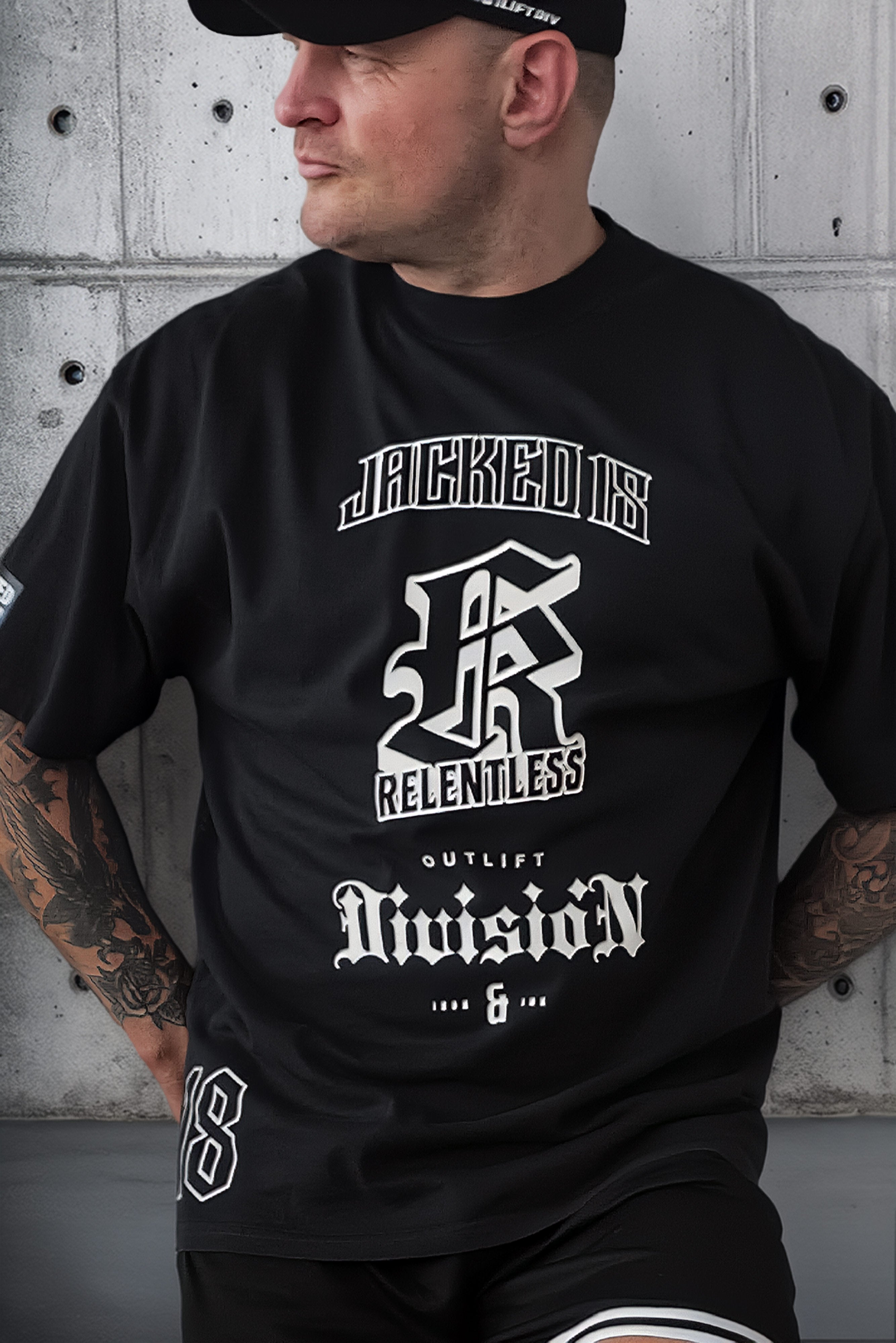 JCKD 4018 OG Relentless Oversized Tee black, bold Relentless 18 graphic on drop shoulder oversized gym tee
