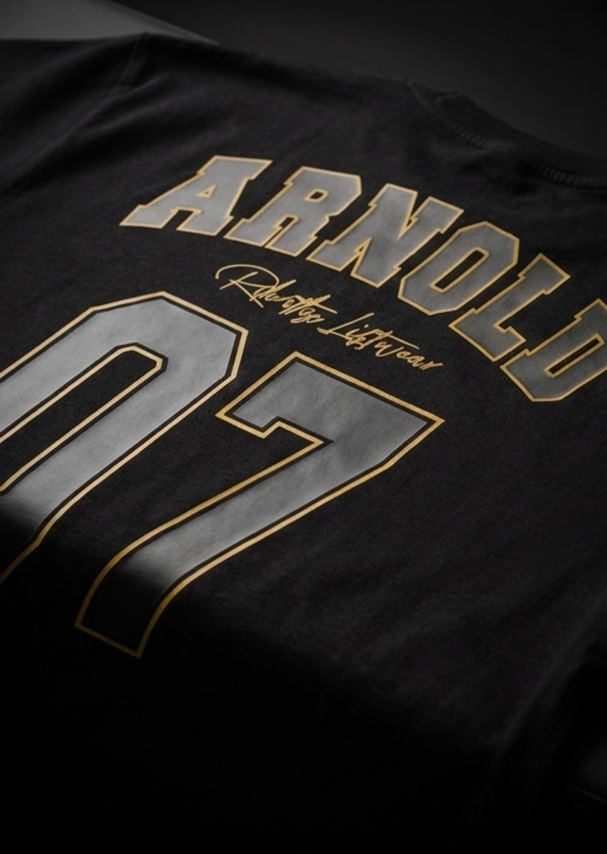 4018 Arnold 07 Oversized Tee black, 7X OLYMPIA sleeve print, oversized gym tee