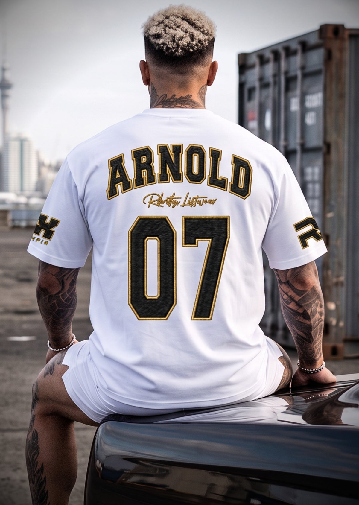 4018 Arnold 07 Oversized Tee white, three quarter front, RS sleeve print